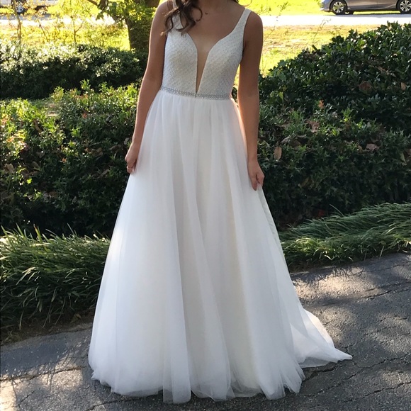 Vienna White Prom Dress - Picture 4 of 6